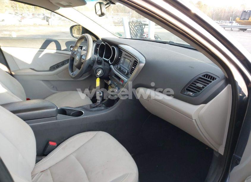 Photo 5 of 2015 Kia Optima LX (VIN 5XXGM4A74FG386287)