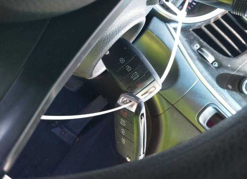 Photo 11 of 2015 Kia Optima LX (VIN 5XXGM4A74FG388864)