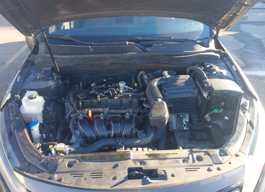 Photo 10 of 2015 Kia Optima LX (VIN 5XXGM4A74FG401967)