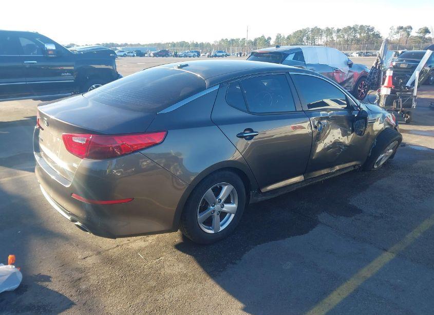 Photo 4 of 2015 Kia Optima LX (VIN 5XXGM4A74FG401967)