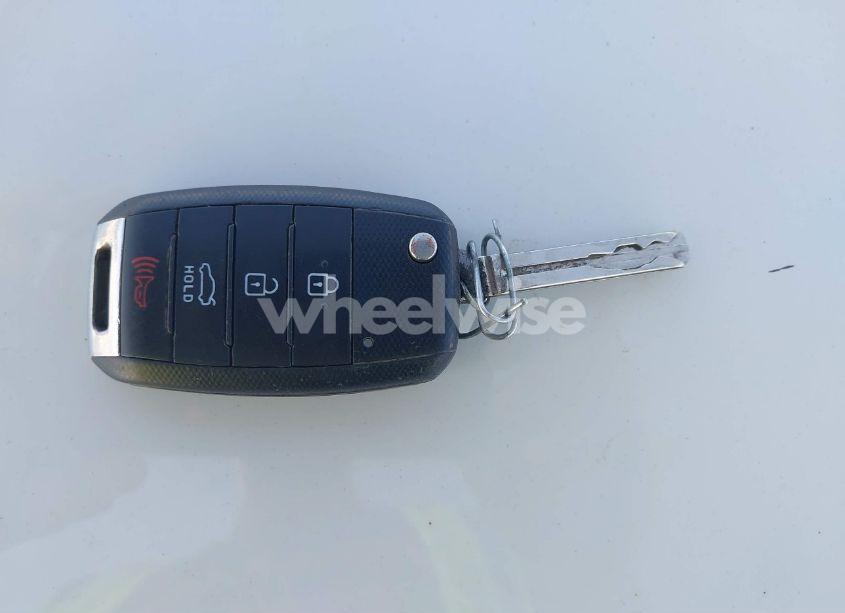 Photo 11 of 2015 Kia Optima LX (VIN 5XXGM4A74FG431793)