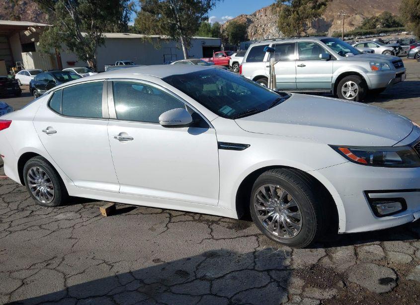Photo 13 of 2015 Kia Optima LX (VIN 5XXGM4A74FG433639)
