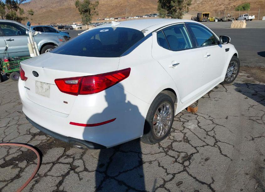 Photo 4 of 2015 Kia Optima LX (VIN 5XXGM4A74FG433639)