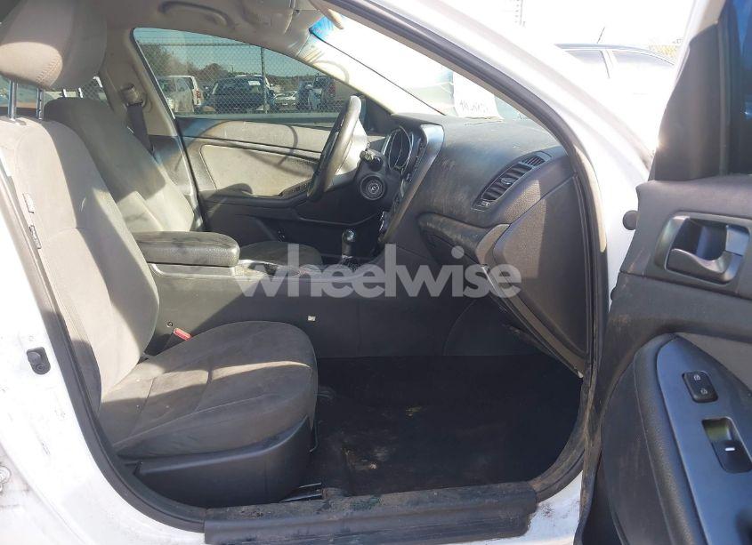 Photo 5 of 2015 Kia Optima LX (VIN 5XXGM4A74FG449761)