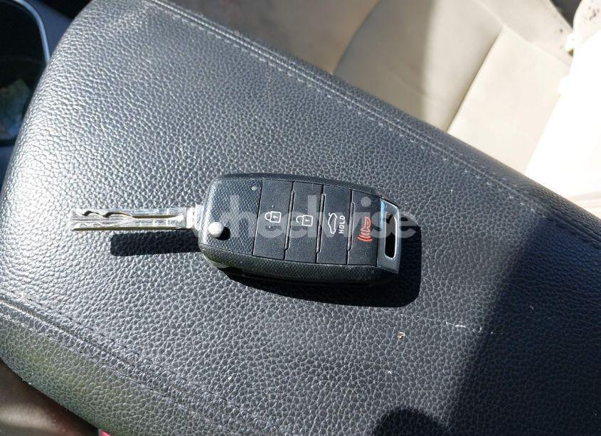 Photo 11 of 2015 Kia Optima LX (VIN 5XXGM4A74FG457925)