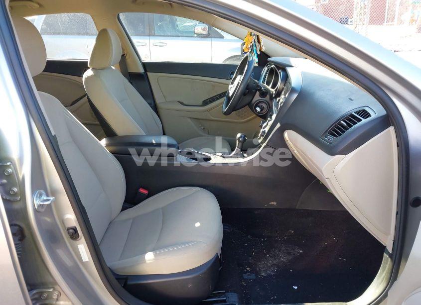 Photo 5 of 2015 Kia Optima LX (VIN 5XXGM4A74FG461909)