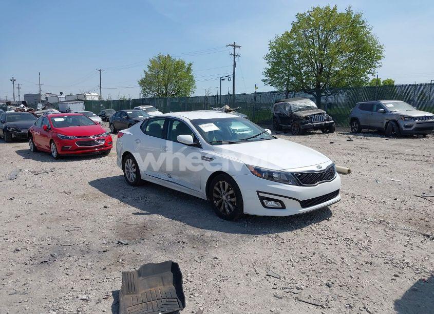 2015 Kia Optima LX (VIN 5XXGM4A74FG496305) main photo