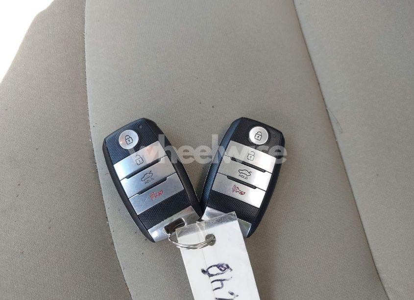 Photo 11 of 2015 Kia Optima LX (VIN 5XXGM4A74FG496305)