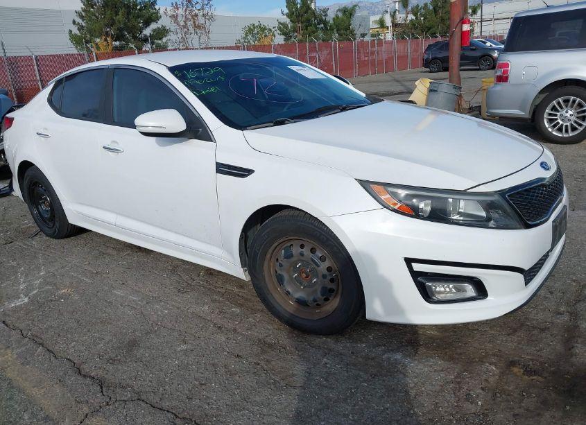 2015 Kia Optima LX (VIN 5XXGM4A74FG517881) main photo