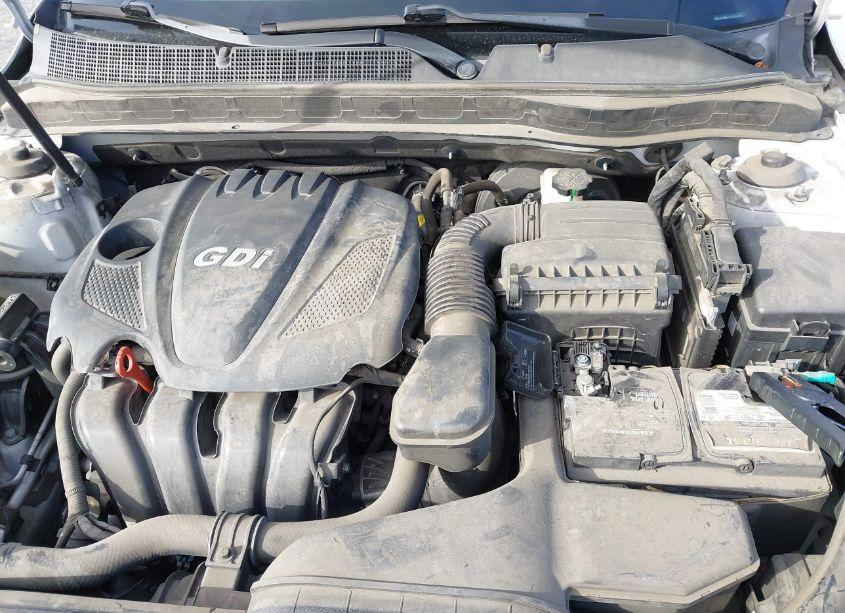 Photo 10 of 2015 Kia Optima LX (VIN 5XXGM4A74FG517881)