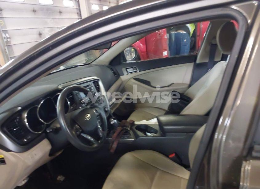 Photo 5 of 2012 Kia Optima LX (VIN 5XXGM4A75CG072286)