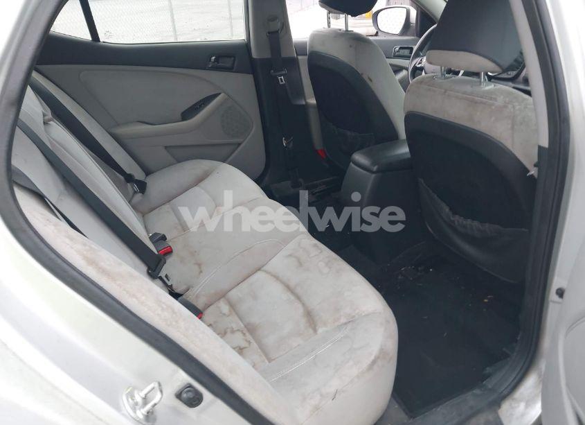 Photo 8 of 2012 Kia Optima LX (VIN 5XXGM4A75CG073907)