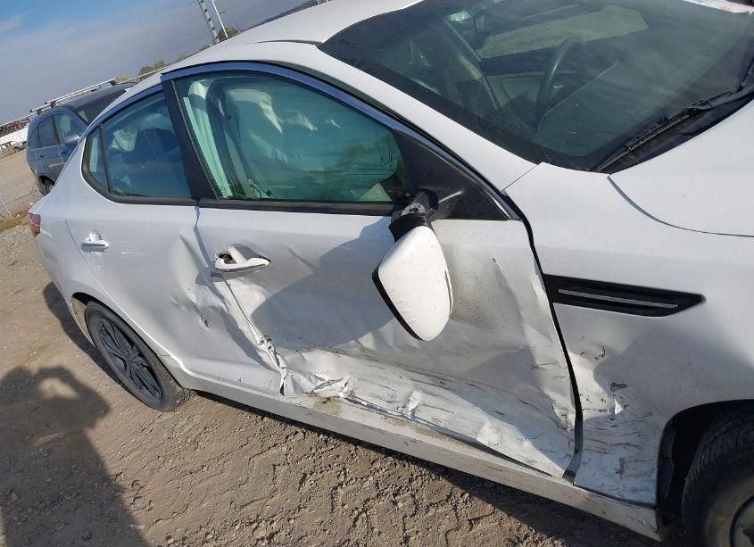 Photo 6 of 2012 Kia Optima LX (VIN 5XXGM4A75CG081912)