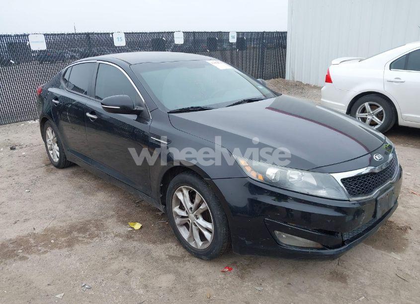 2013 Kia Optima LX (VIN 5XXGM4A75DG094337) main photo