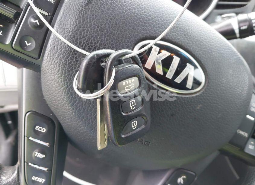 Photo 11 of 2013 Kia Optima LX (VIN 5XXGM4A75DG094337)