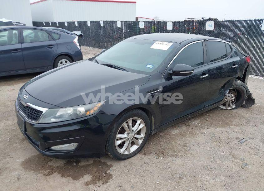 Photo 2 of 2013 Kia Optima LX (VIN 5XXGM4A75DG094337)