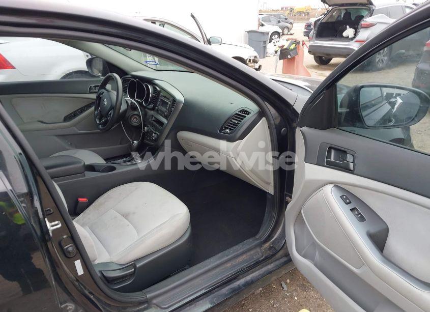 Photo 5 of 2013 Kia Optima LX (VIN 5XXGM4A75DG094337)