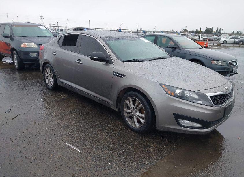 2013 Kia Optima LX (VIN 5XXGM4A75DG097920) main photo