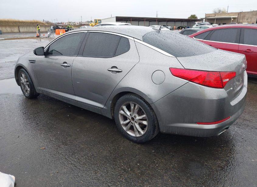Photo 3 of 2013 Kia Optima LX (VIN 5XXGM4A75DG097920)