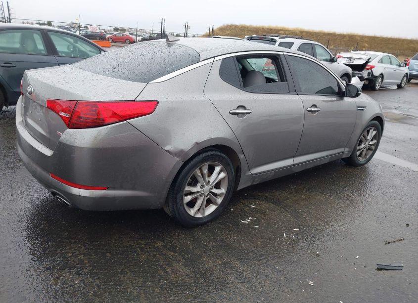 Photo 4 of 2013 Kia Optima LX (VIN 5XXGM4A75DG097920)