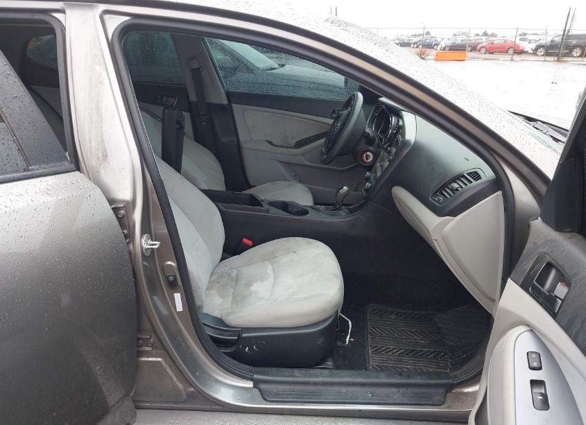 Photo 5 of 2013 Kia Optima LX (VIN 5XXGM4A75DG097920)