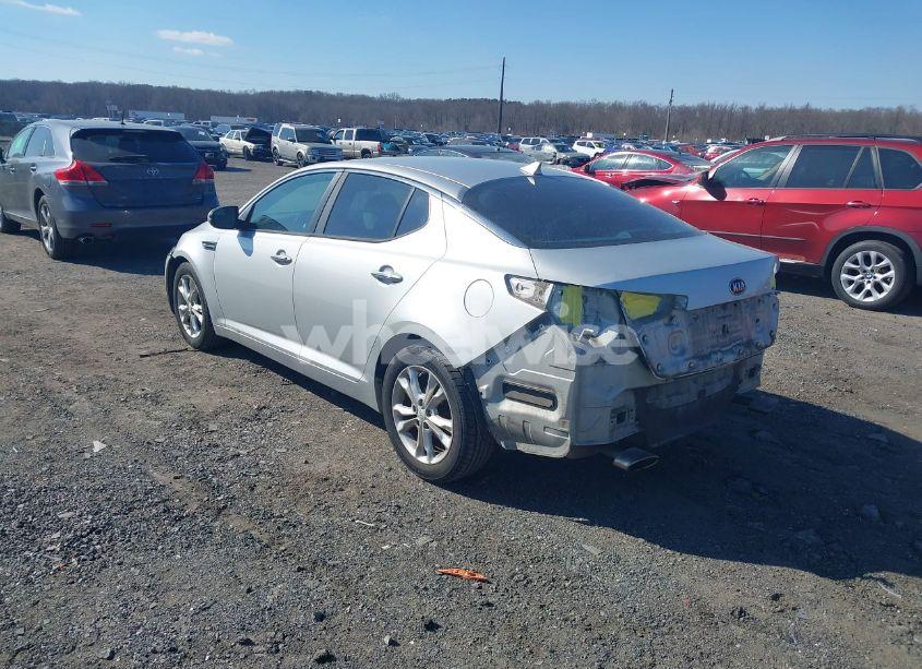 Photo 3 of 2013 Kia Optima LX (VIN 5XXGM4A75DG122170)