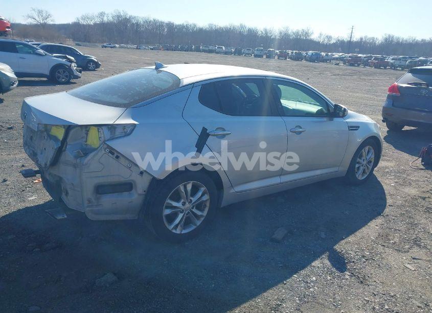 Photo 4 of 2013 Kia Optima LX (VIN 5XXGM4A75DG122170)