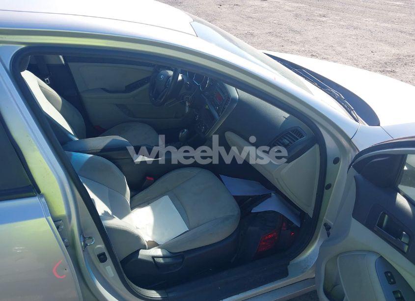 Photo 5 of 2013 Kia Optima LX (VIN 5XXGM4A75DG122170)