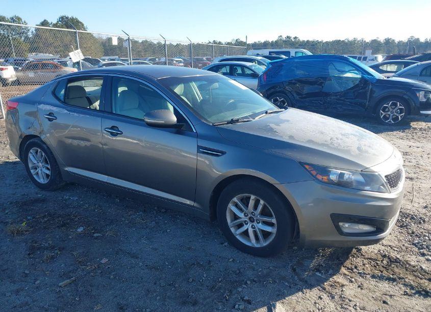 2013 Kia Optima LX (VIN 5XXGM4A75DG145027) main photo