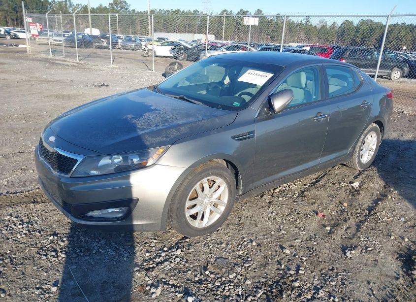 Photo 2 of 2013 Kia Optima LX (VIN 5XXGM4A75DG145027)