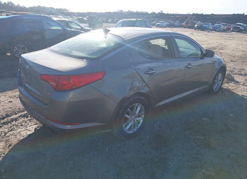 Photo 4 of 2013 Kia Optima LX (VIN 5XXGM4A75DG145027)