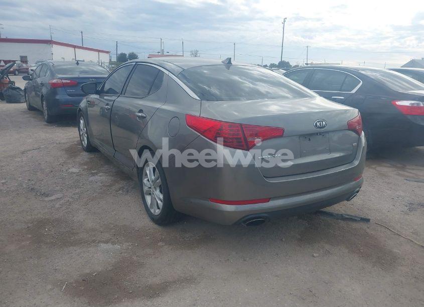 Photo 3 of 2013 Kia Optima LX (VIN 5XXGM4A75DG150213)