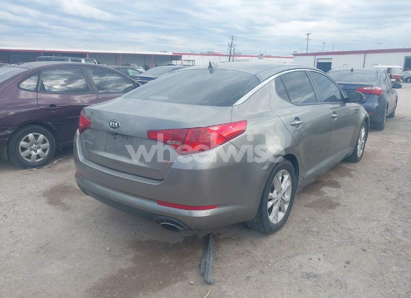 Photo 4 of 2013 Kia Optima LX (VIN 5XXGM4A75DG150213)