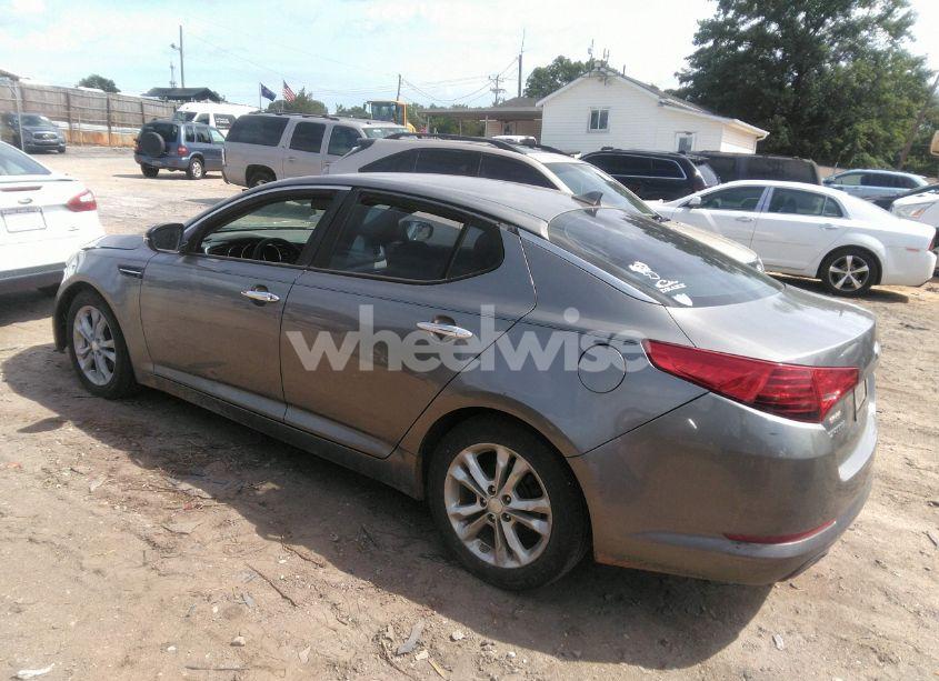 Photo 3 of 2013 Kia Optima LX (VIN 5XXGM4A75DG184409)
