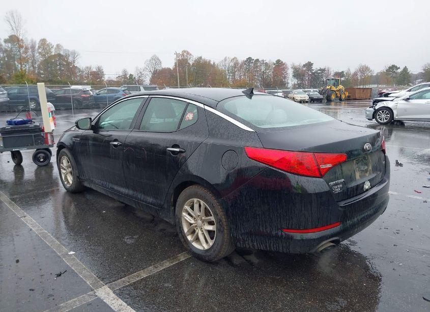 Photo 3 of 2013 Kia Optima LX (VIN 5XXGM4A75DG194261)