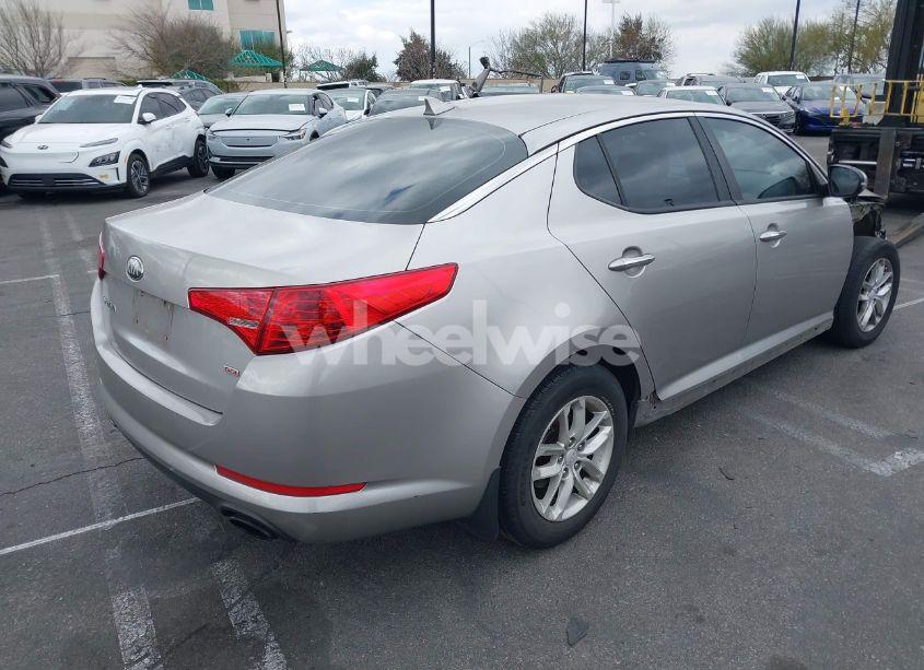 Photo 4 of 2013 Kia Optima LX (VIN 5XXGM4A75DG196124)