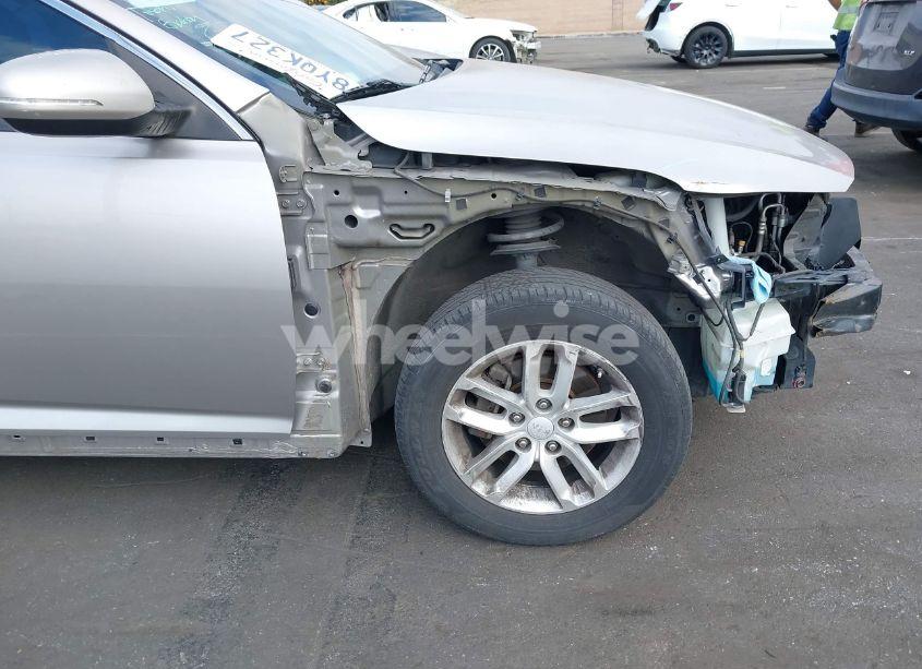 Photo 6 of 2013 Kia Optima LX (VIN 5XXGM4A75DG196124)