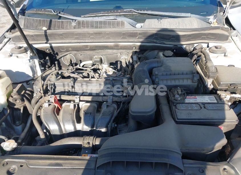 Photo 10 of 2013 Kia Optima LX (VIN 5XXGM4A75DG198827)