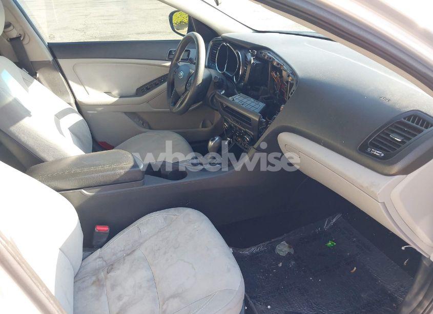 Photo 5 of 2013 Kia Optima LX (VIN 5XXGM4A75DG198827)