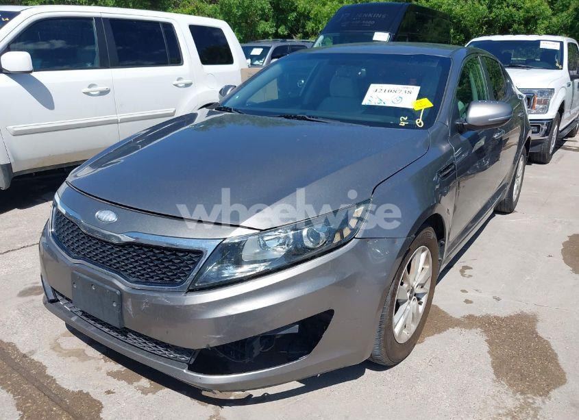 Photo 2 of 2013 Kia Optima LX (VIN 5XXGM4A75DG225038)