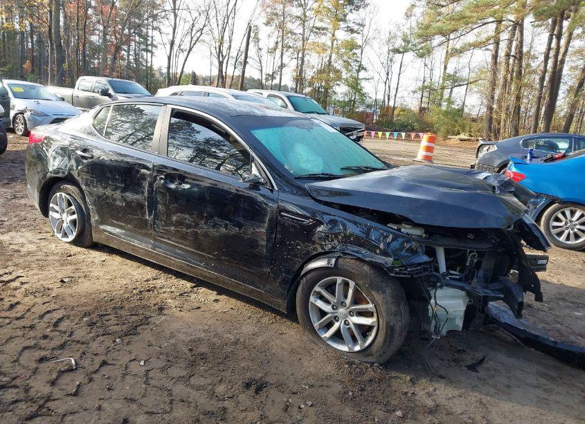 2013 Kia Optima LX (VIN 5XXGM4A75DG232135) main photo