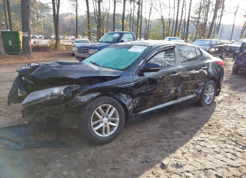 Photo 2 of 2013 Kia Optima LX (VIN 5XXGM4A75DG232135)