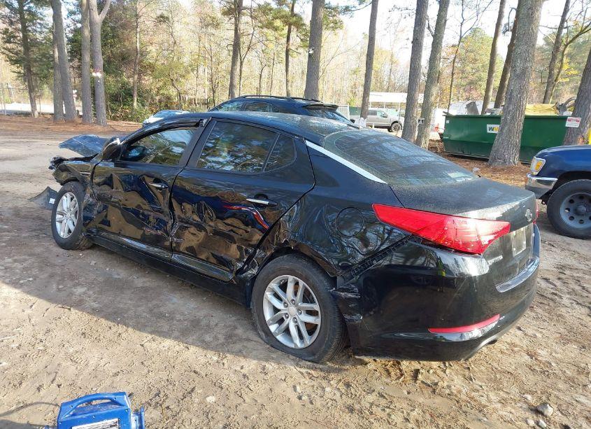 Photo 3 of 2013 Kia Optima LX (VIN 5XXGM4A75DG232135)