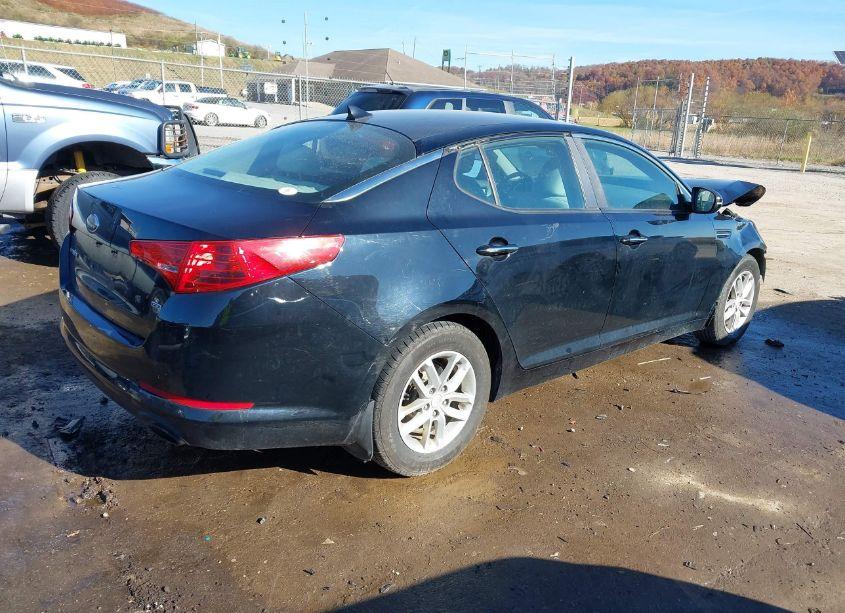 Photo 4 of 2013 Kia Optima LX (VIN 5XXGM4A75DG232264)