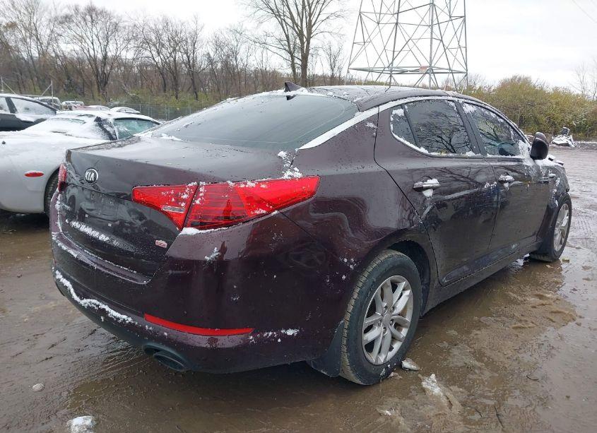 Photo 4 of 2013 Kia Optima LX (VIN 5XXGM4A75DG239859)