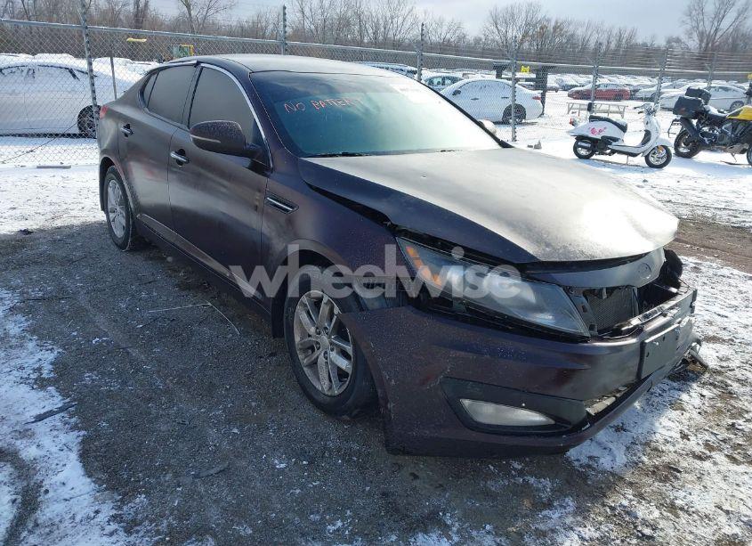 2013 Kia Optima LX (VIN 5XXGM4A75DG253826) main photo