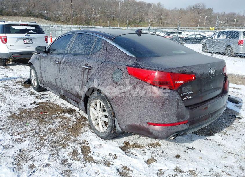 Photo 3 of 2013 Kia Optima LX (VIN 5XXGM4A75DG253826)