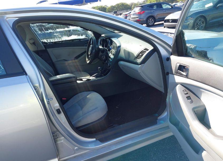 Photo 5 of 2014 Kia Optima LX (VIN 5XXGM4A75EG263189)