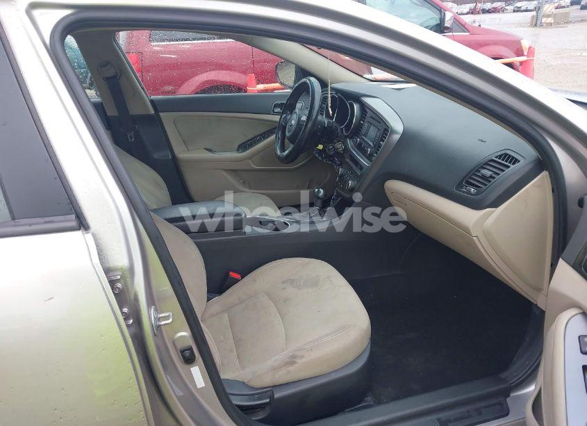 Photo 5 of 2014 Kia Optima LX (VIN 5XXGM4A75EG267792)