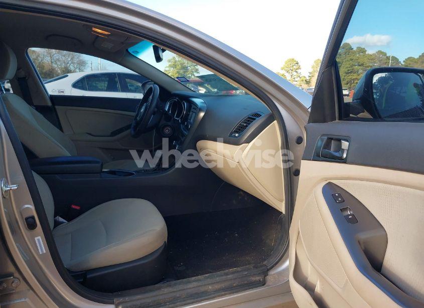 Photo 5 of 2014 Kia Optima LX (VIN 5XXGM4A75EG311645)